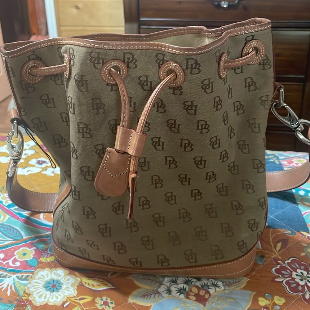 Rare vintage dooney and bourke drawstring bucket bag